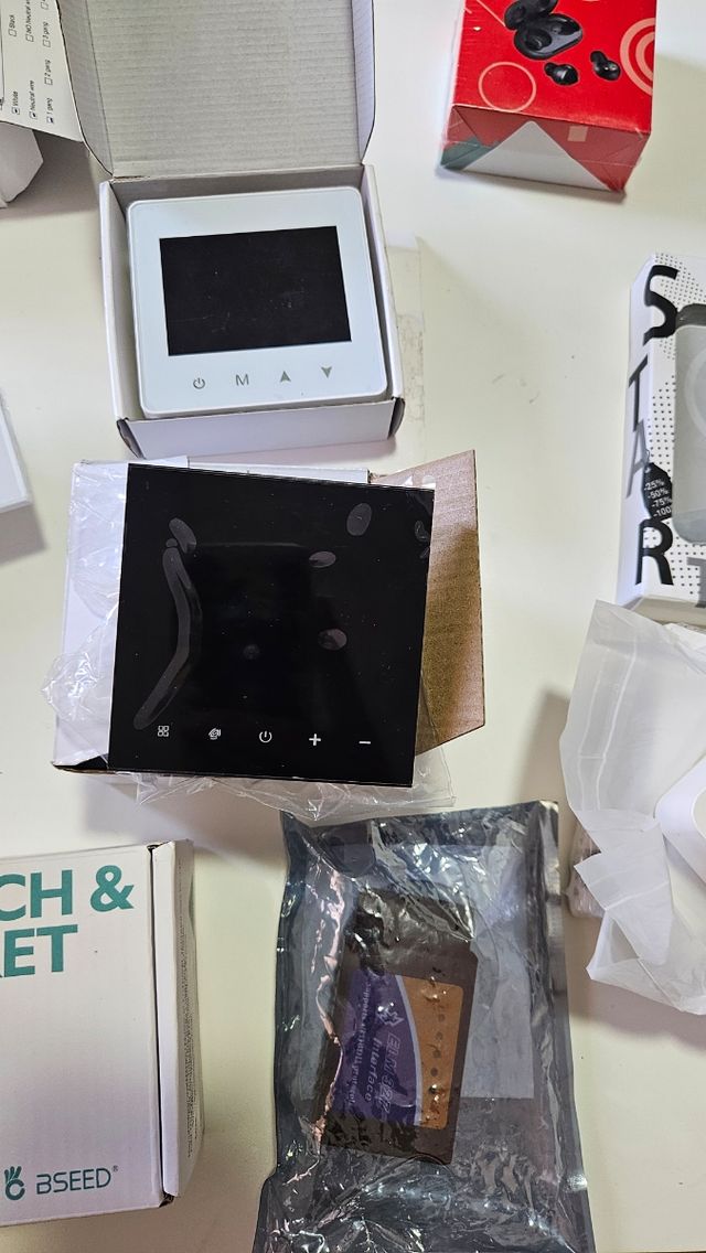 Lotto 10 Articoli vari: elettronica e casa