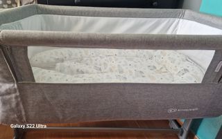 Cuna para bebé con estampado infantil