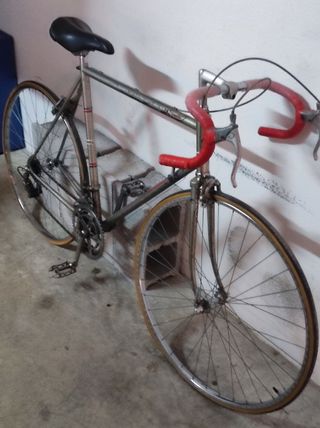 Bicicleta de carretera clásica BH