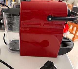 Cafetera Nespresso Krups Inissia Roja