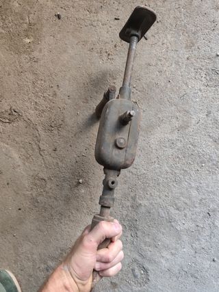 Taladro de mano antiguo