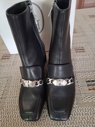 Botines ASH negros con cadena