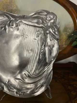 Piatto Decorativo Étain d'Art Art Nouveau