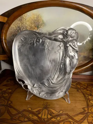 Piatto Decorativo Étain d'Art Art Nouveau