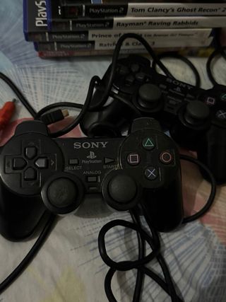  PlayStation 2 con mandos, 7 Juegos y 2 películas 