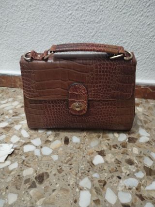 Bolso de mano efecto piel cocodrilo