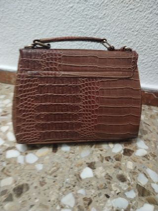 Bolso de mano efecto piel cocodrilo