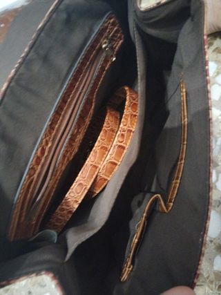 Bolso de mano efecto piel cocodrilo
