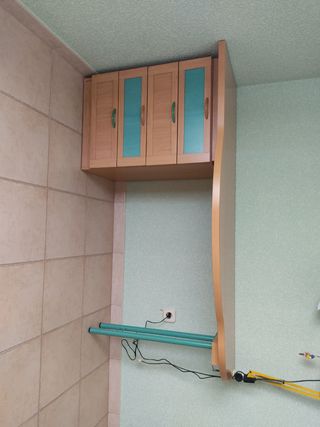 Mueble juvenil para dormitorio en buen estado.
