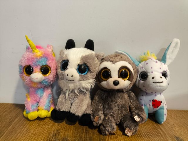 Peluche unicornio, perezoso, cabra y burro