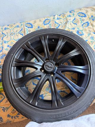 Neumático con llanta Opel 215/65R17