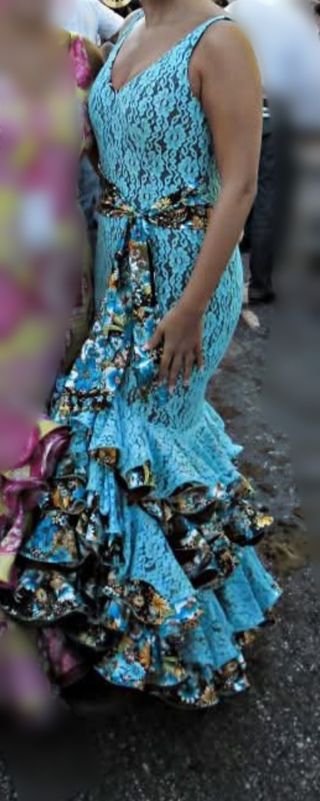 Vestido Flamenca Azul con Estampado Floral
