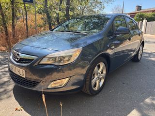 Opel Astra 2012