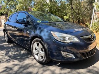 Opel Astra 2012