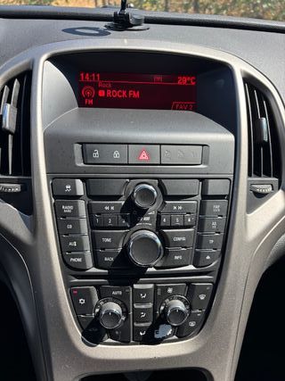 Opel Astra 2012