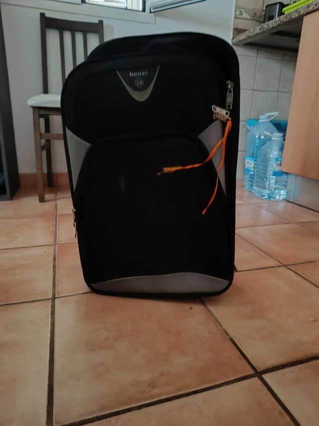 Maleta de cabina Benzi negra