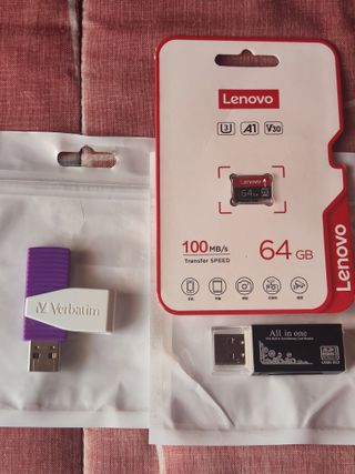 Pendrive y tarjeta de 64GB + Lector de Tarjetas