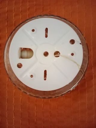 Plafones de cristal y metálico 
Y estoy en Lo paga