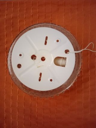 Plafones de cristal y metálico 
Y estoy en Lo paga