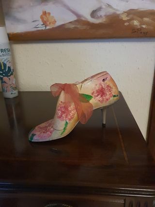 Zapato decorativo pintado a mano