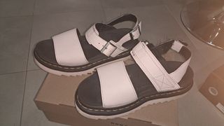 Sandalias Dr. Martens rosas