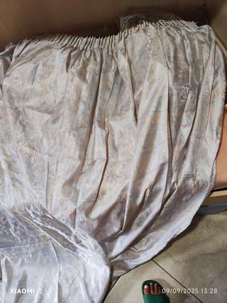 Tende beige e rosa in tessuto