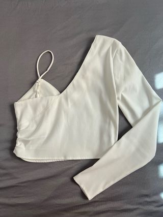Blusa asimétrica Stradivarius blanca talla única