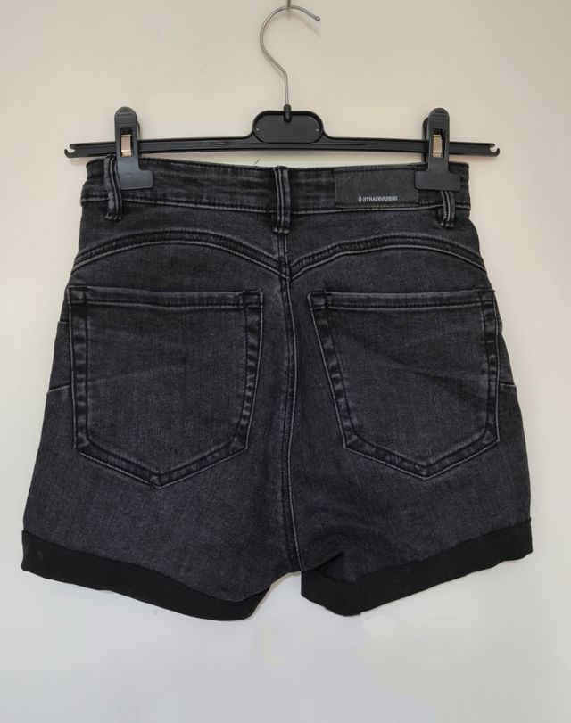 2 short vaquero T32/34 x 5 eur!