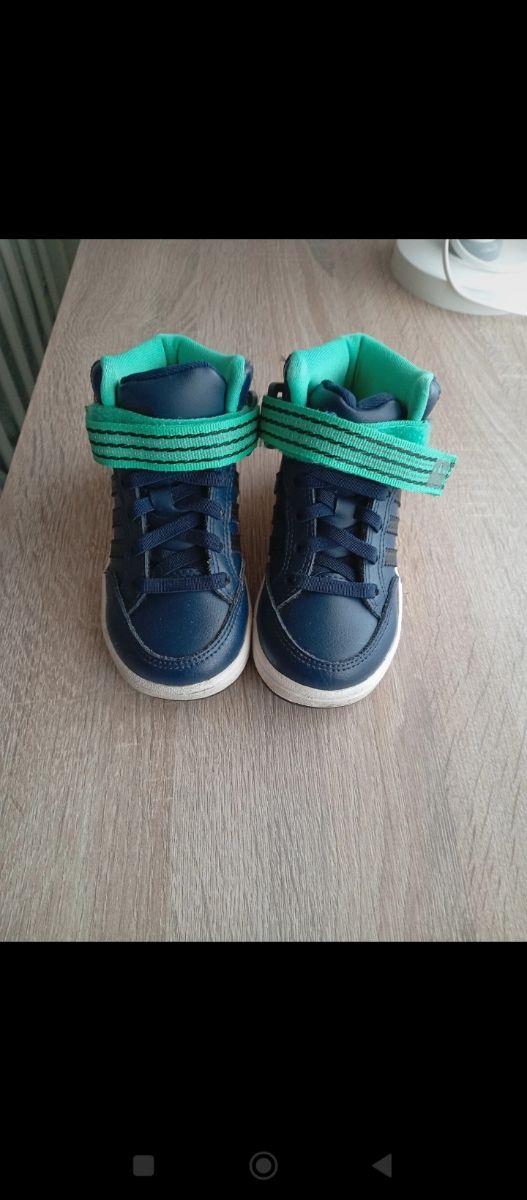 Zapatillas Adidas niño.