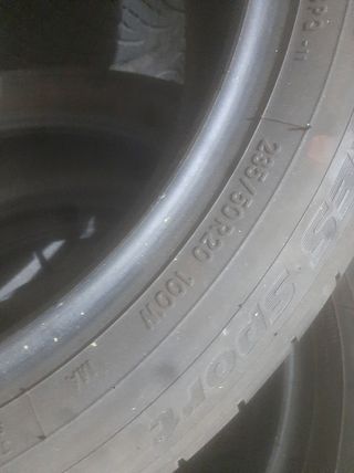 Neumático 235/50/20