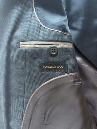 Traje gris