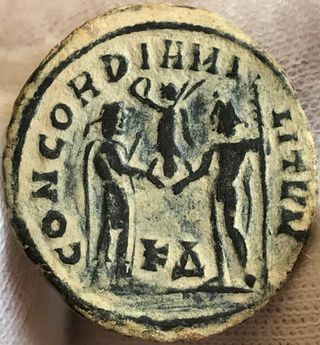 Follis Romano Maximino Ticinum 286-305
