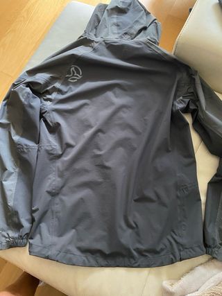 Chaqueta Ternua impermeable marrón verde oscuro
