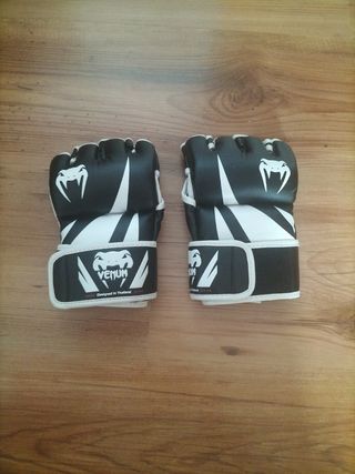 Guantillas MMA Venum Negras
