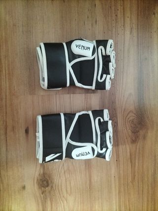Guantillas MMA Venum Negras