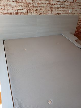 Cama de matrimonio de madera