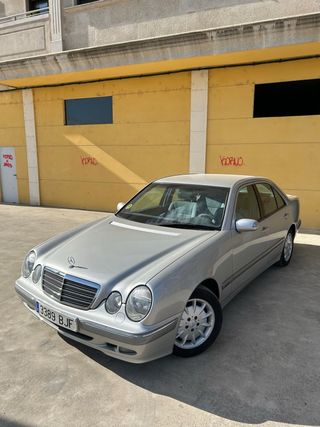 Mercedes-Benz Clase E 2001