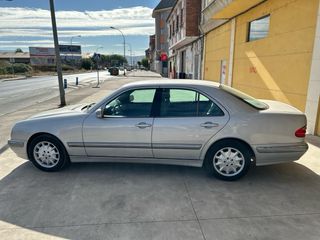 Mercedes-Benz Clase E 2001