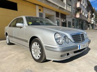 Mercedes-Benz Clase E 2001