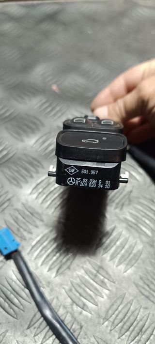 Mando Elevalunas Mercedes CLK 200 (2006)
