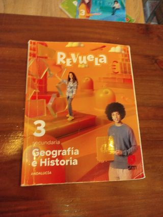 Geografía e historia. 3 Secundaria. Revuela. An...