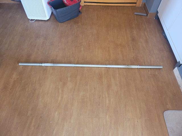 Barra semiolímpica de pesas