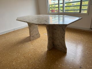Mesa de comedor octogonal de mármol