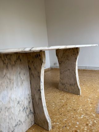 Mesa de comedor octogonal de mármol