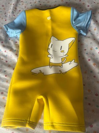 Neopreno infantil amarillo y azul marca Arena