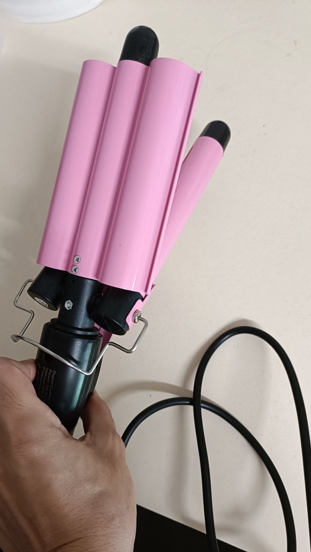 Plancha de pelo triple onda rosa