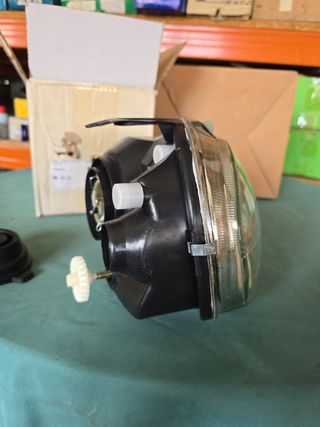 Faro Derecho Opel Corsa / Combo 93-00