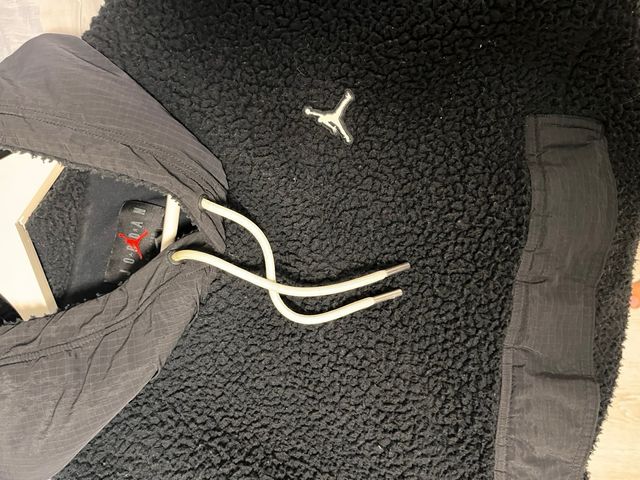 Chaqueta Jordan Negra Polar