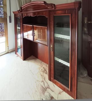 Mueble TV con vitrina madera