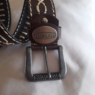 Cinturón cuero marrón oscuro talla 75-80. NUEVO.